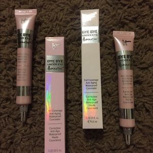 Two it cosmetics under eye concealer. Color light